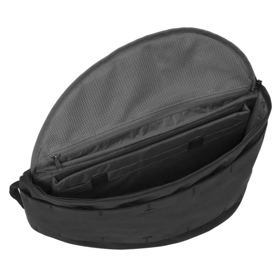 Hugger Base Backpack 15L